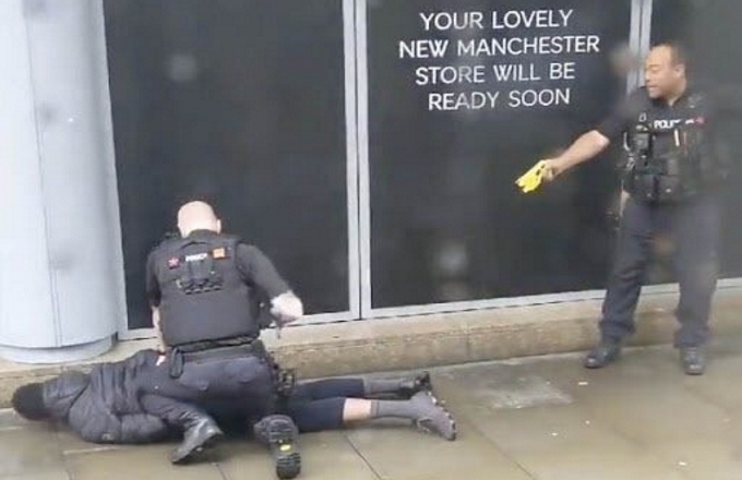 Manchester: aggressione in un centro commerciale