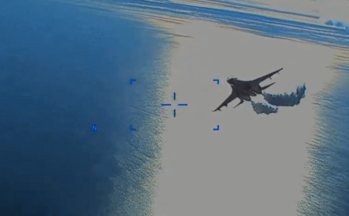 Pubblicato il video del contatto sul Mar Nero tra un jet russo e un drone Usa